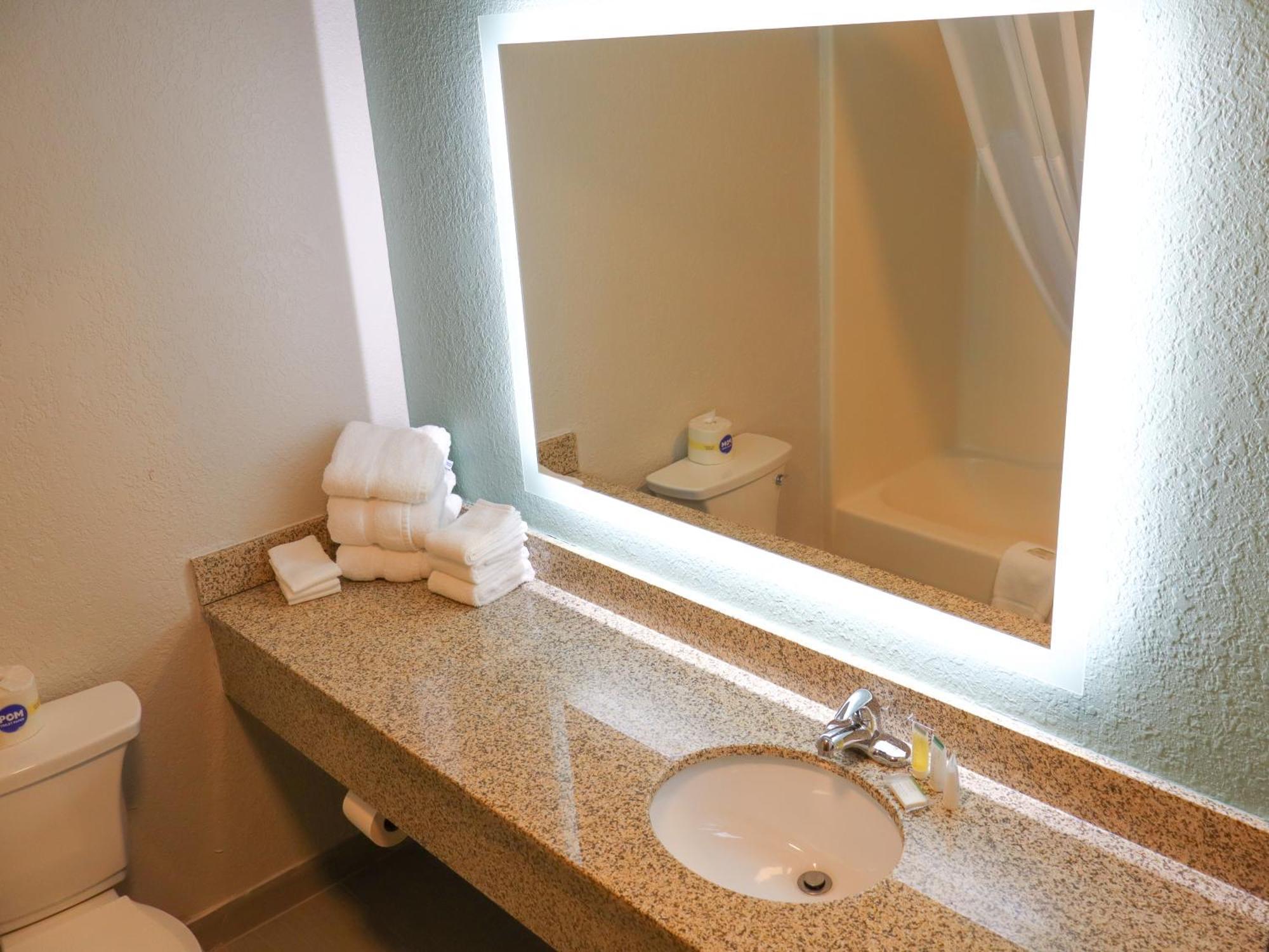 Travelodge By Wyndham Rapid City - Black Hills Экстерьер фото