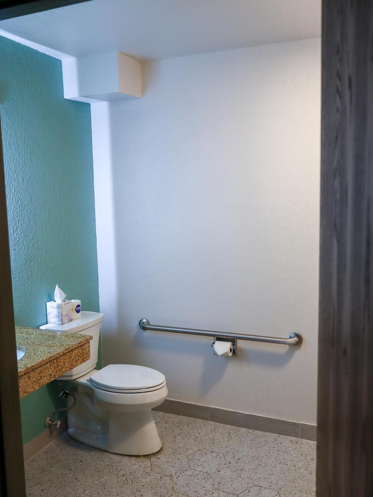 Travelodge By Wyndham Rapid City - Black Hills Экстерьер фото